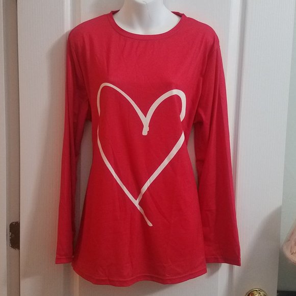 Belle of the Ball Tops - Boutique Red Heart Long Sleeve T-Shirt NWOT